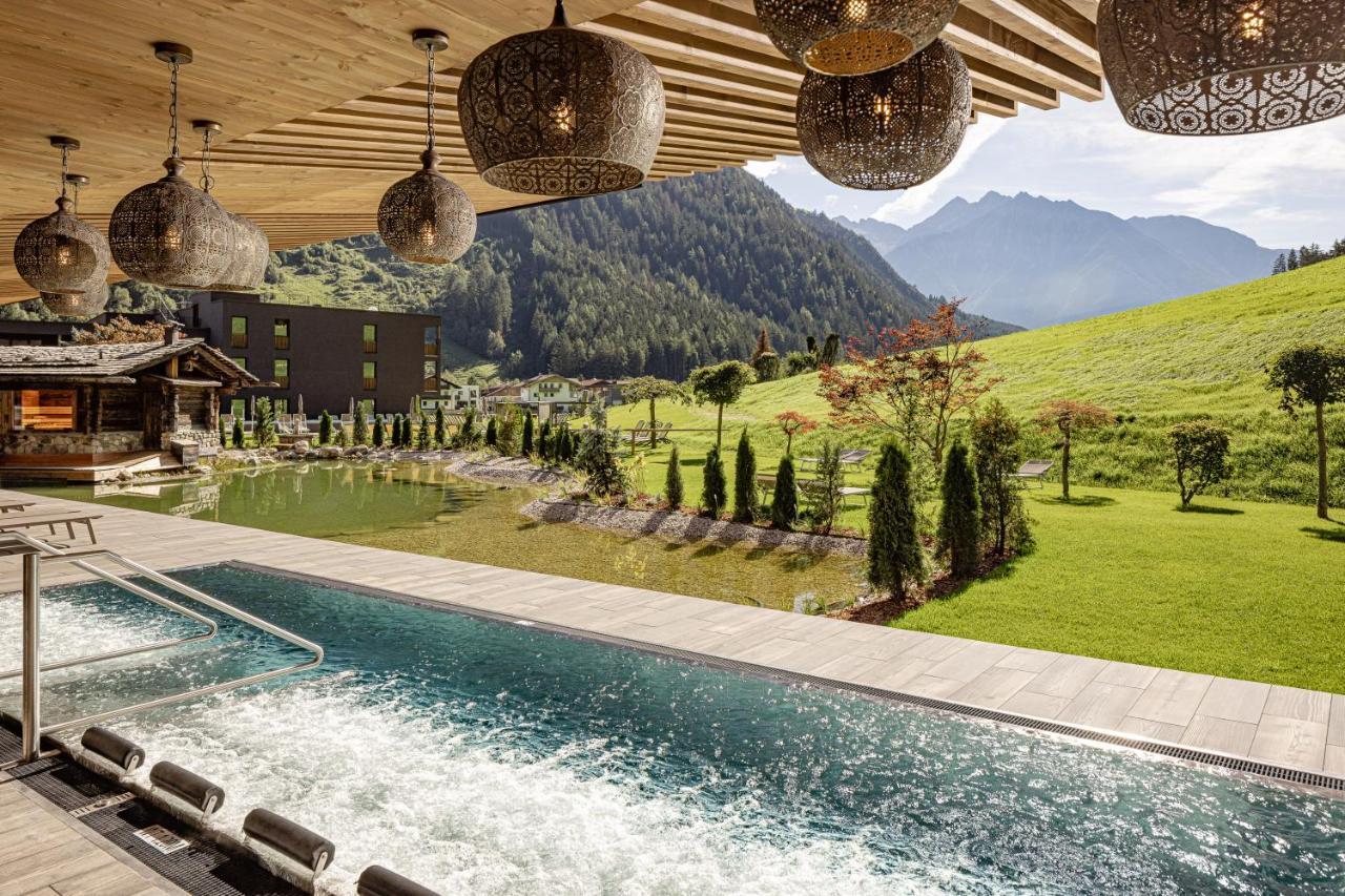 לוטאגו Alpine Luxury Spa Resort Schwarzenstein מראה חיצוני תמונה