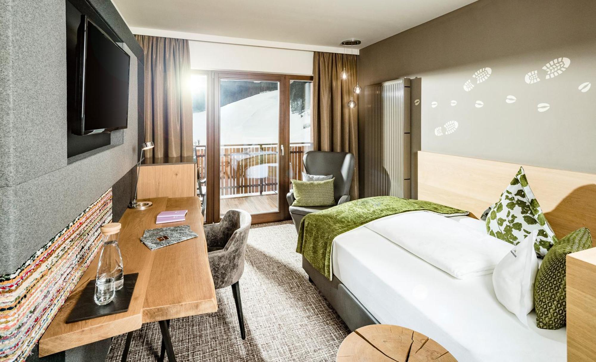 לוטאגו Alpine Luxury Spa Resort Schwarzenstein מראה חיצוני תמונה