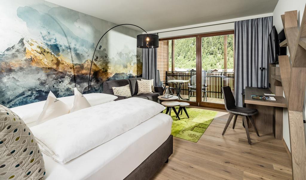 לוטאגו Alpine Luxury Spa Resort Schwarzenstein מראה חיצוני תמונה
